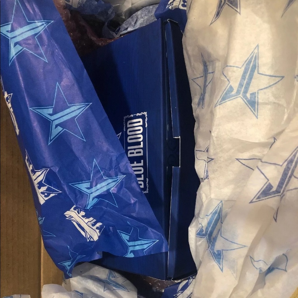 Jeffree Star Blue Blood Palette - Picture 3 of 4